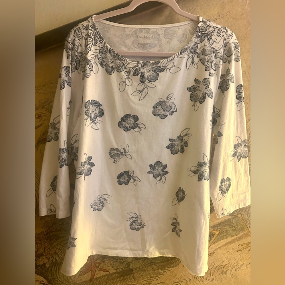 * Talbots White and Dark Blue Floral Top SZ Extra Large XL *